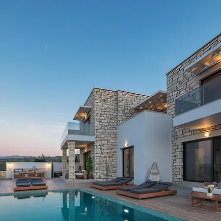 Argyrie Villas, Luxury, Amazing Sea View, Heated Pool Villa *