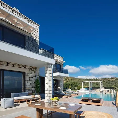 Argyrie Villas, Luxury, Amazing Sea View, Heated Pool Villa *